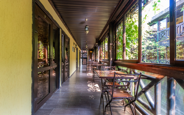 Villa Lyuchiya Guest House