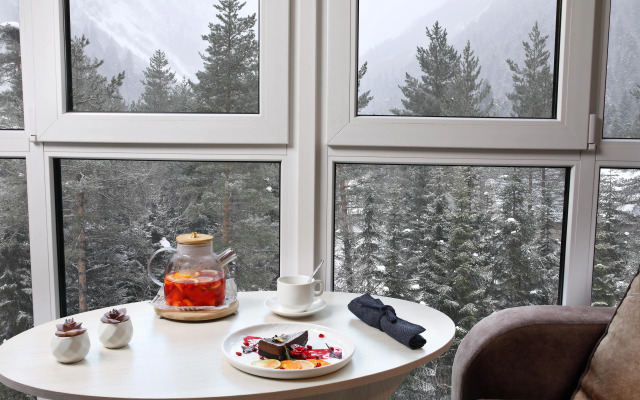 Миррос Субай Отель Домбай