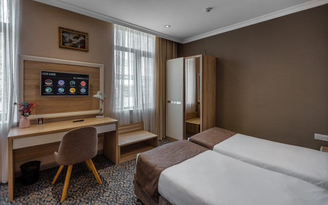 Metro City Hotel