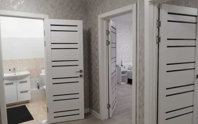 Апартаменты Двухкомнатная Квартира на Алексеева 27