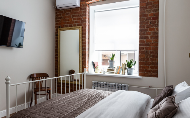 Апартаменты With XIX Century furniture