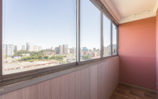 Апартаменты 1-к центр Орджоникидзе 47