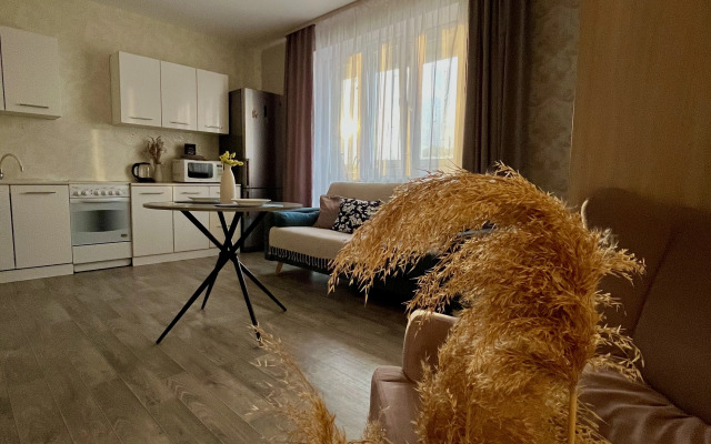 Квартира Отличная, уютная студия в ЖК Крислалл Crystal apartment