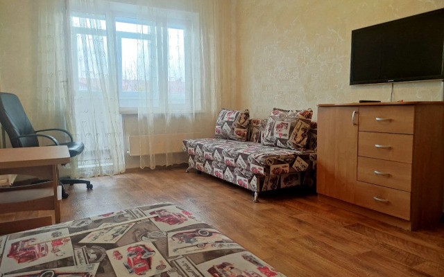 Квартира двухкомнатная рядом с торговым центром