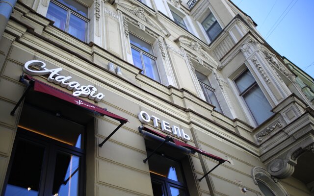 Adazhio Na Isaakievskoj Ploschadi Guesthouse