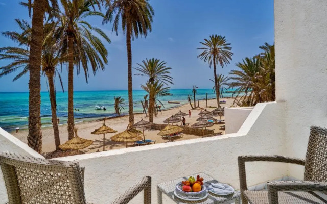 Hari Club Beach Resort