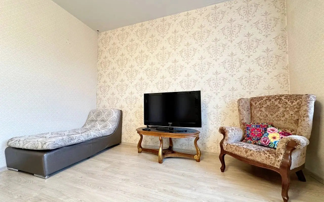 Kvartira Trehkomnatnaa v centre na Ordzonikidze radom s Nabereznoj