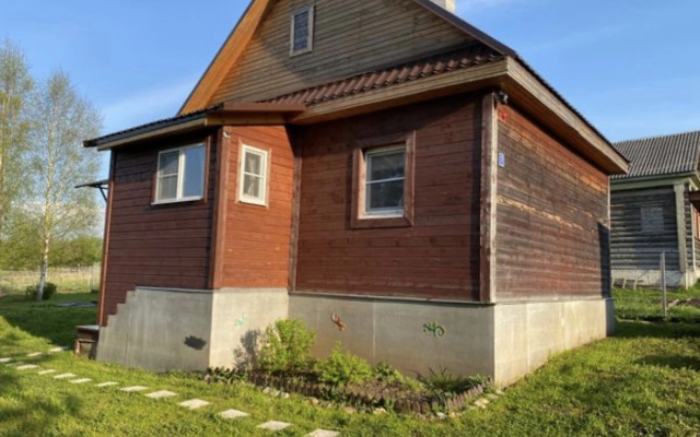 Частный дом у речки для семейного отдыха