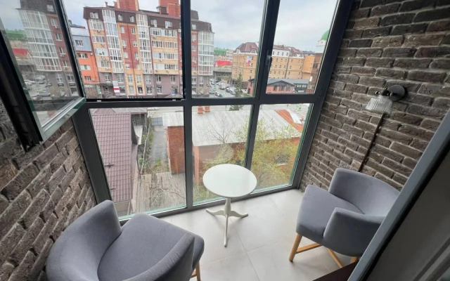 S Balkonom Apartments