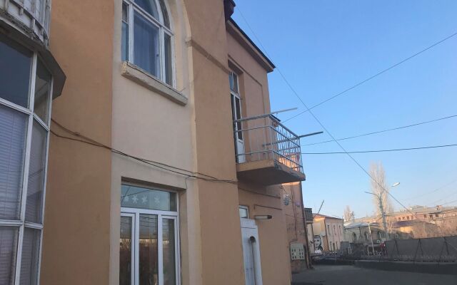 ArmArt Guest House