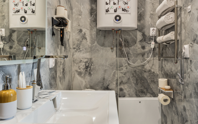 FullHouseApart dizaynerskie trekhmestnye apartamenty na vokzal'noy ploshchadi Apartments