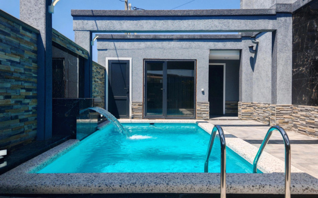 Dom s terrasoi na kryshe Golubaia Bukhta Persikovyi Sad 382 Holiday Home