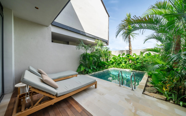 Novaya Roskoshnaya Tropicheskaya, Ogromny Basseyn, Badung, Mulu A2 Villa