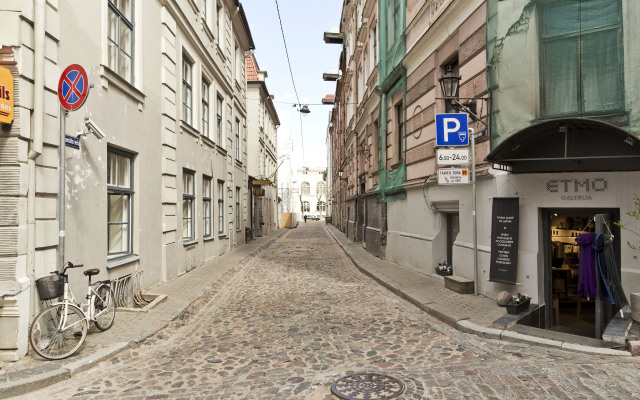 Arsenal Apartments