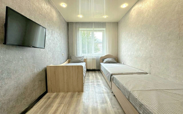 Tryokhkomnatnaya na Proletarskoy Flat