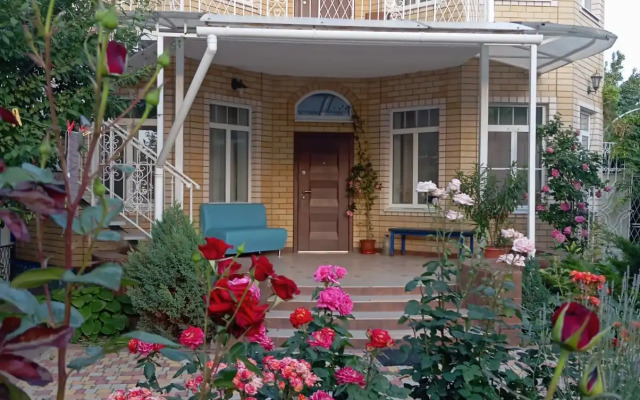 Na Odesskoy 25 Guest house