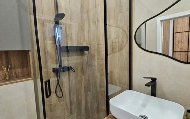 V Tsentre Sochi S Basseynom Flat