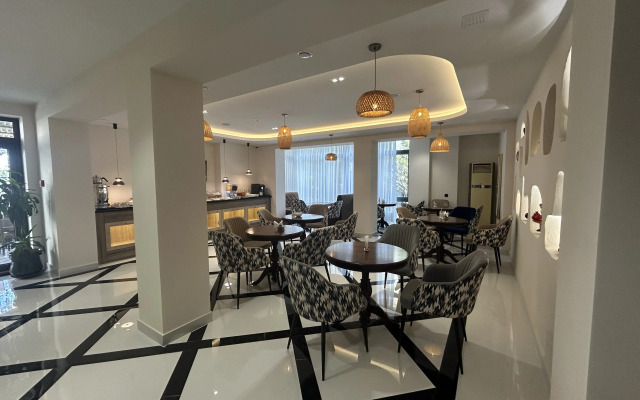 Отель Karim Parkside