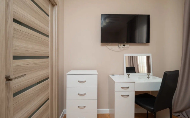 U Morya S Basseinom v ZhK Solnechnyij apt23 Apartments