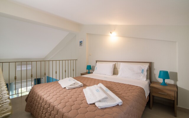 Anneta's House Apartments