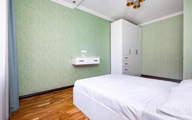 4-K v Novostroyke, Ulitsa Arama, Di777 Flat