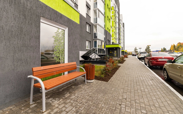 Квартира с желтым диваном