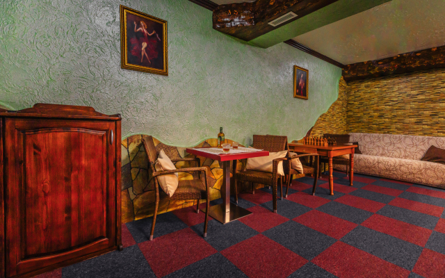 U Oksany Guest House