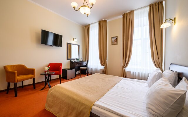 Solo na naberezhnoy reki Moyki 82 Guest house