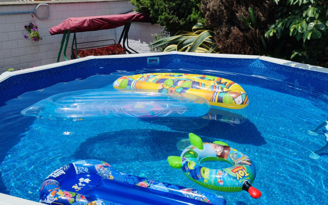 Gostevoy Dom na Tsitrusovoy