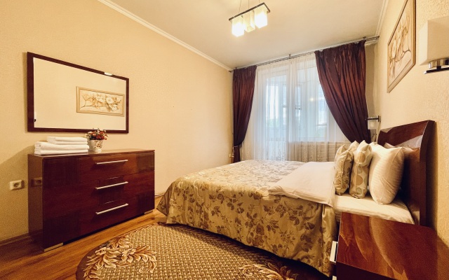 Prostornaya 3kh-Komnatnaya V Istoricheskom Tsentre Flat