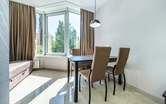 Luxury v Tsentre Sochi Flat