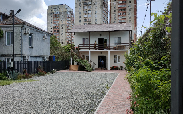 Roksana Guest House