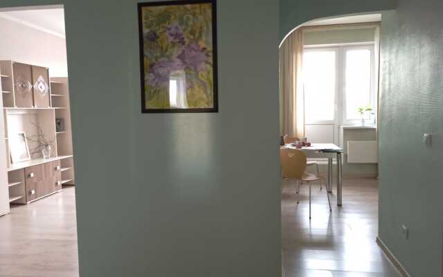Kvartira Na Naberezhnoy Apartments