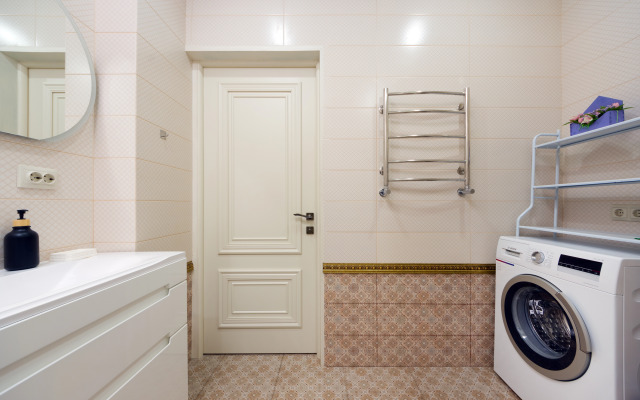 Sutkiru Ryadom S Viktoriey Flat