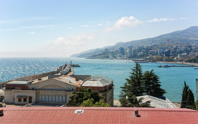 Yalta Plaza Apartments
