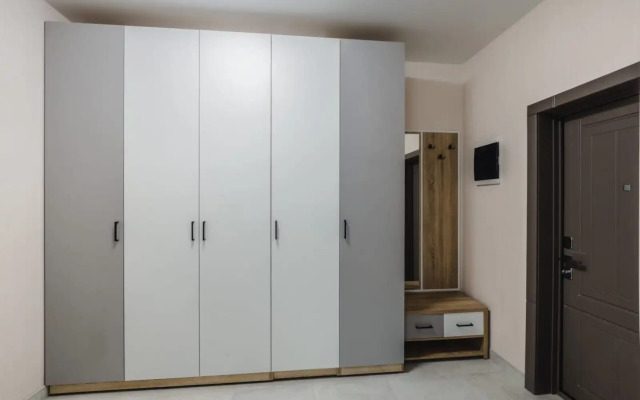 1-Komnatnaya Ot Uk Family Pride Apartments 1 Etazh Kv.4 Flat