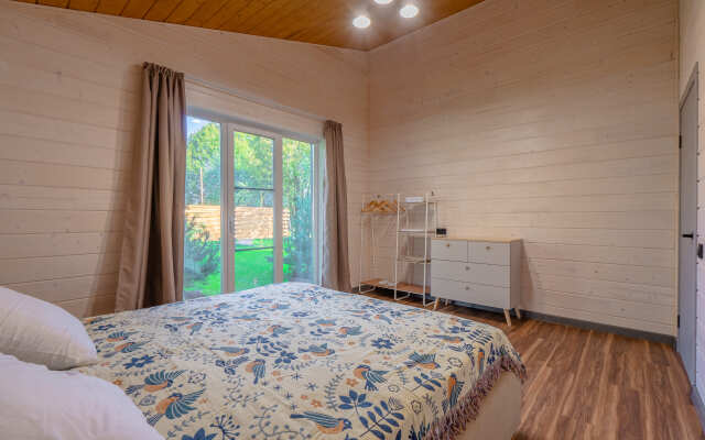 Friends & Family Guest House