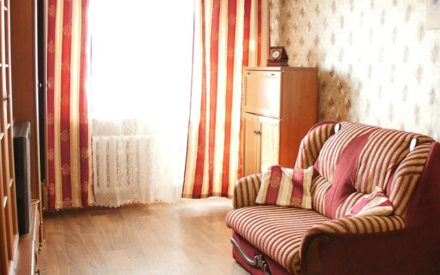 Na Ul Sevastopolskaya 32 Flat
