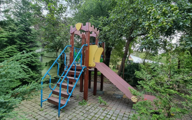 S Uchastkom V Tsentre Goroda Flat