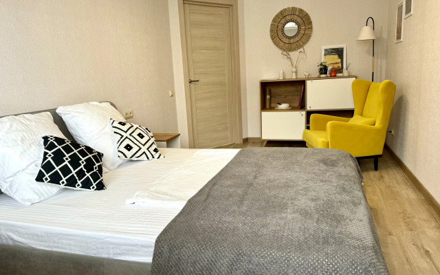 Na Naberezhnoy Ablukova 18 Flat