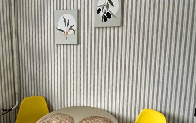 Квартира Ваш Рантье на Полярных Зорях 25/1 в Доме Художника