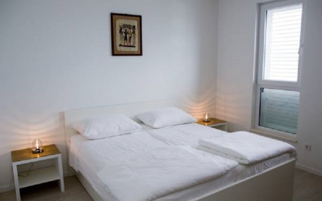 Spacious Beachfront Apartments Tanita