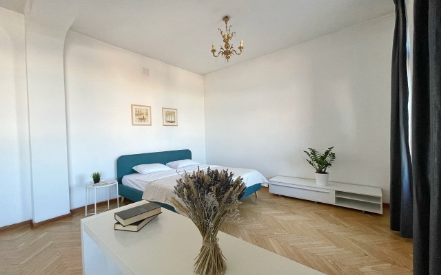 White Na Tverskoy 15 Apartments