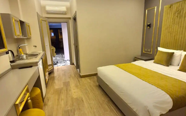 Отель Taksim La Marino