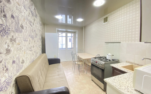 Dvukhkomnatnaya S 5 Razdelnymi Mestami Flat