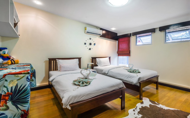 Spacious villa with private pool and parking Villa