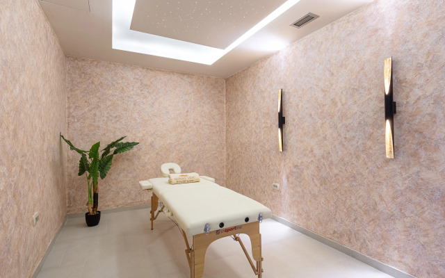 Sunny Side Wellness Resort & Spa Apartments