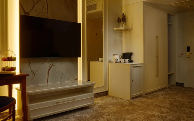 Отель Гранд Отель Эмеральд