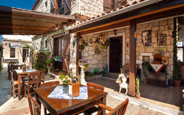 Flores Alacati Hotel