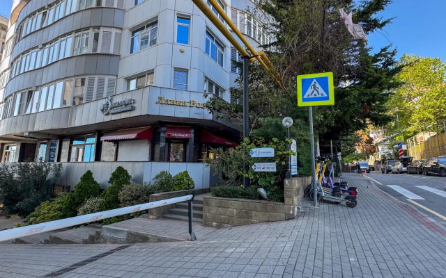 Na Pervomayskoy 2 Spalni Flat